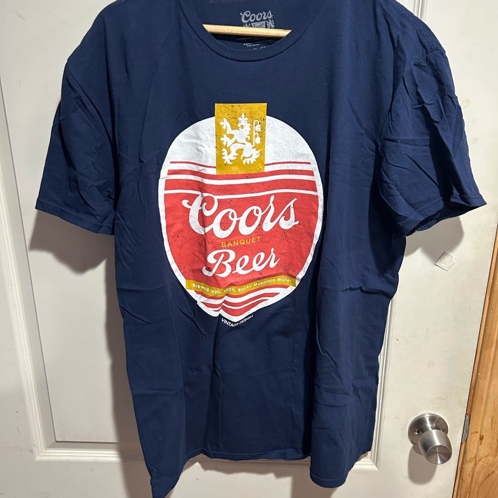 Men’s extra large beer shirt